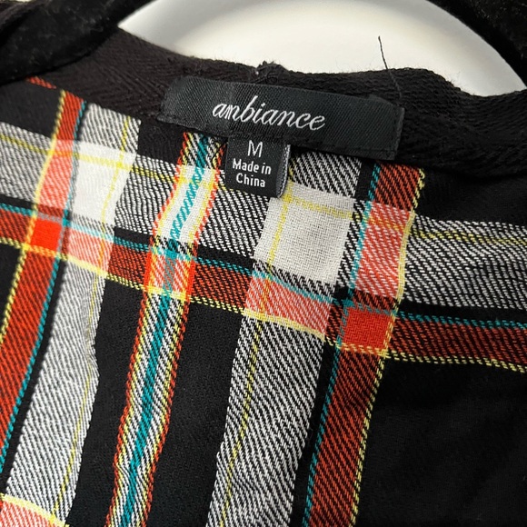 Unisex hooded flannel button up shirt - Picture 3 of 5